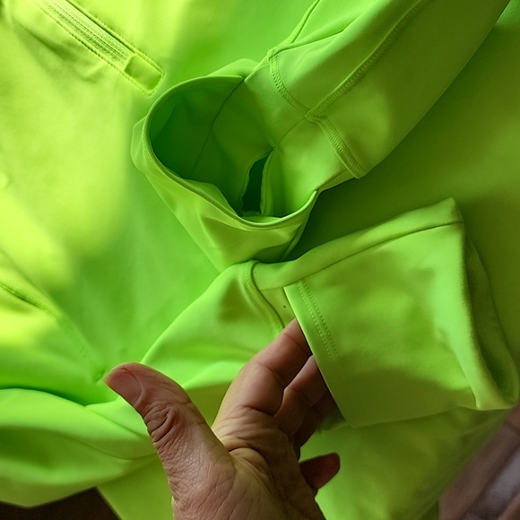Athleta, NWOT, Sz L, Cool Weather Run Top, Neon Green - Picture 7 of 16
